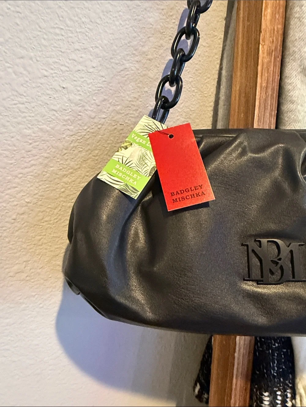 Badgley Mischka Black Shoulder Bag with Chain Strap - Picture 4 of 11